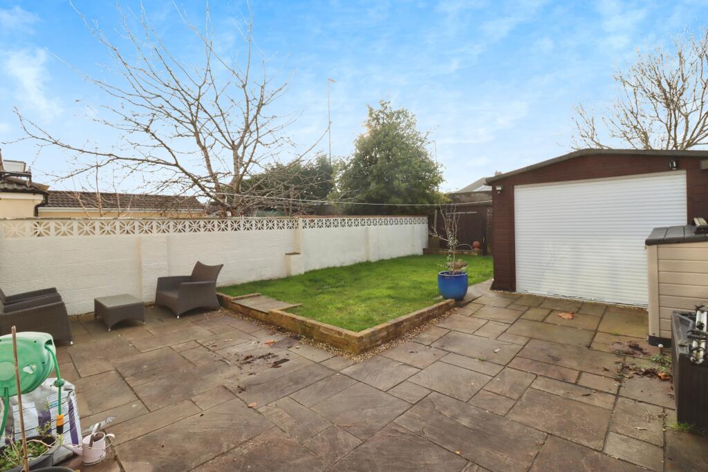Garage/Garden