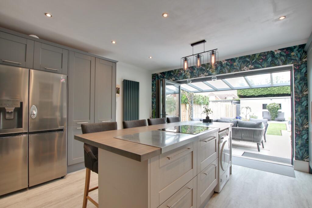 KITCHEN / BREAKFAST ROOM