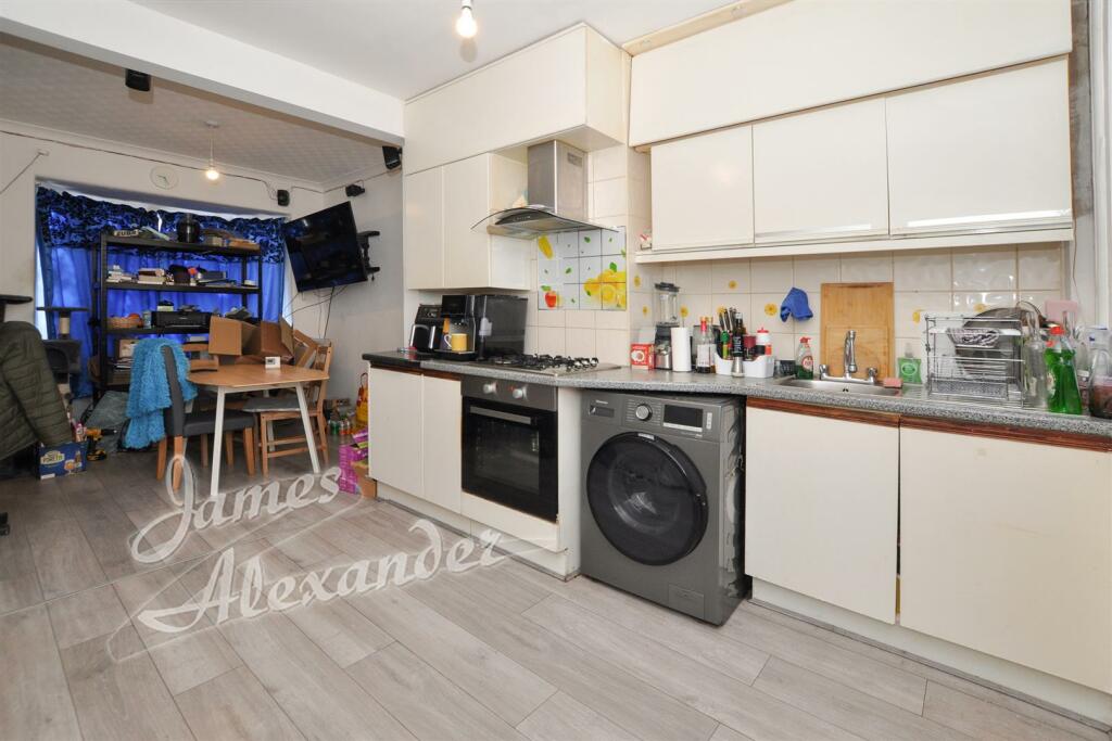 Lounge/kitchen