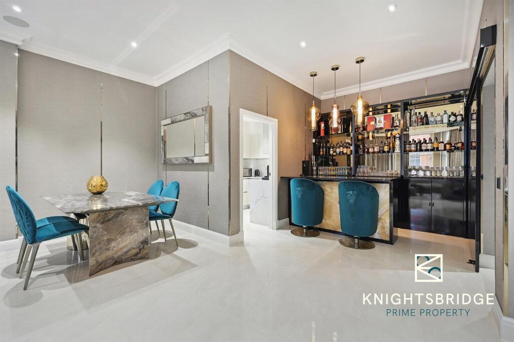 Apartment 4, 106 Park St (16).jpg