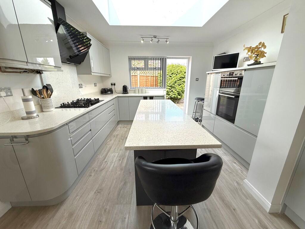 9 Hawke Close Kit...