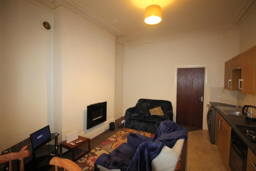 Open plan kitchen / lounge