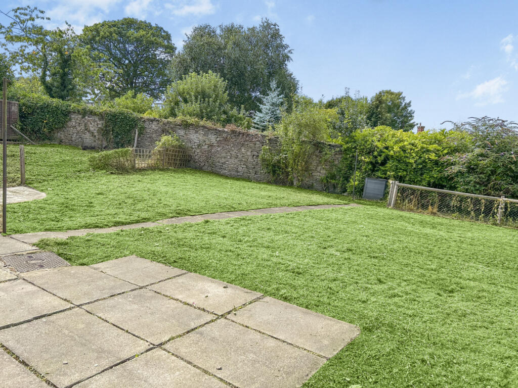 Detached 4 Bedroom House