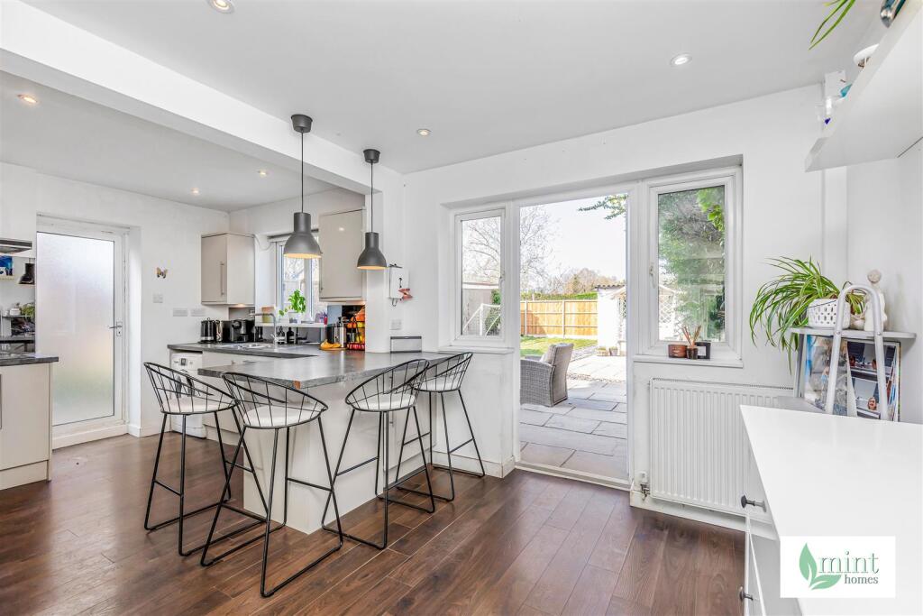 15__Engliff_Lane__Pyrford__Woking__Surrey__GU22_8S