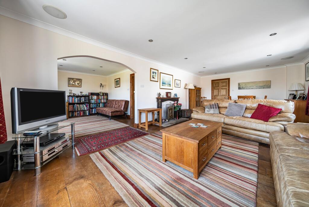 Sitting / Dining Room