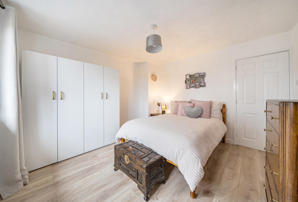 1364362-23-68ee83...