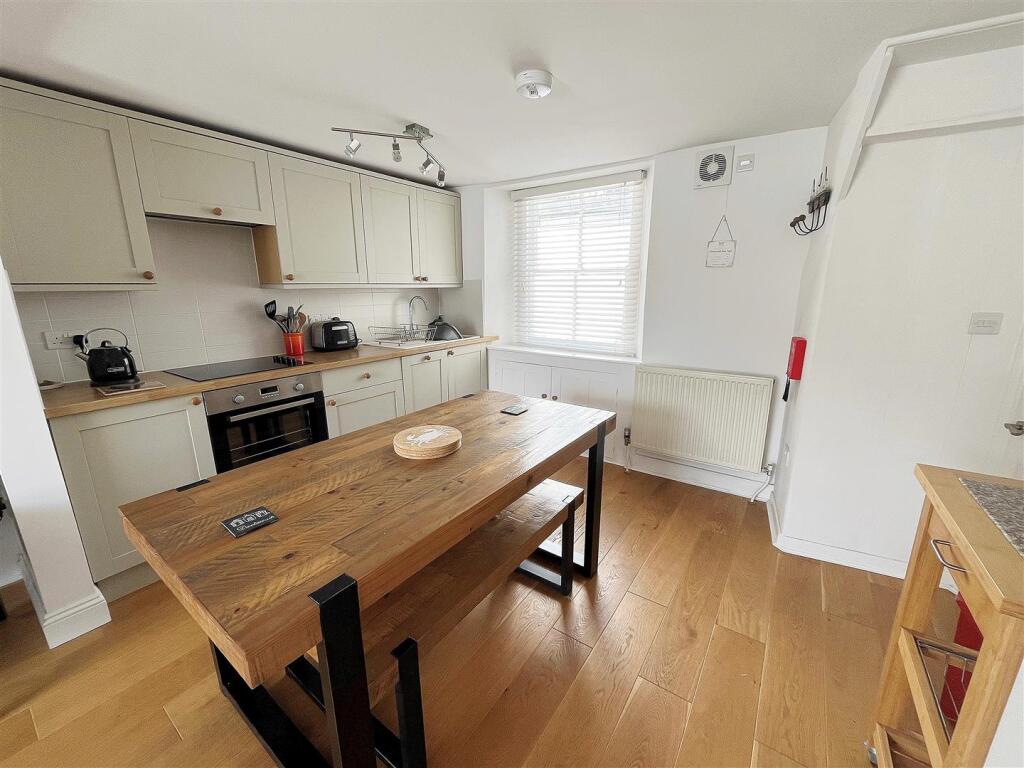 Kitchen Diner.jpg