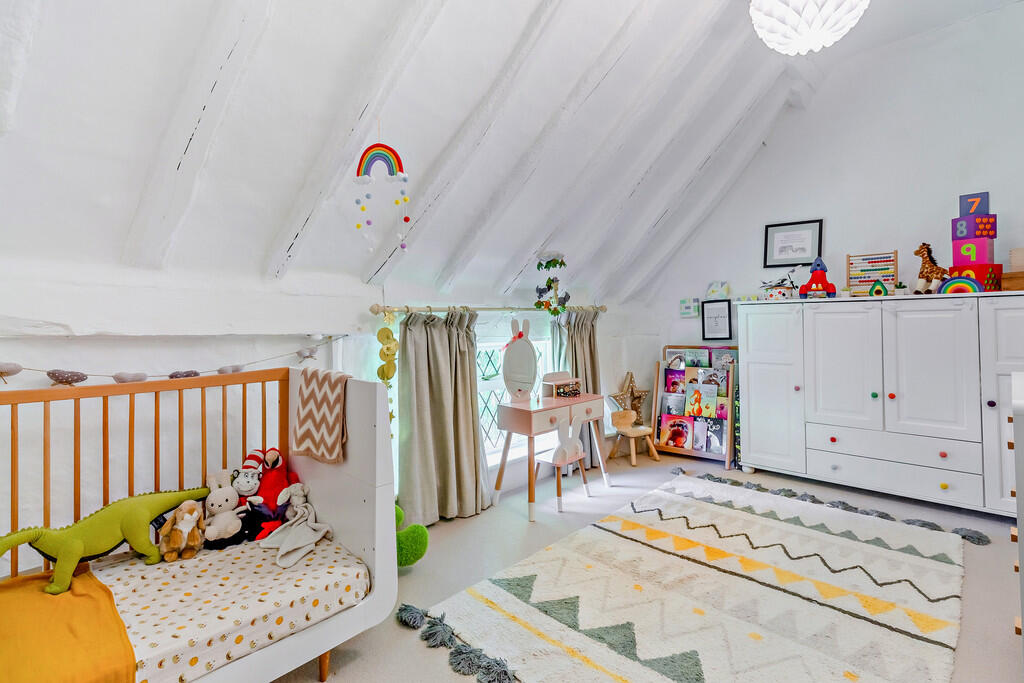 8648450-interior1...