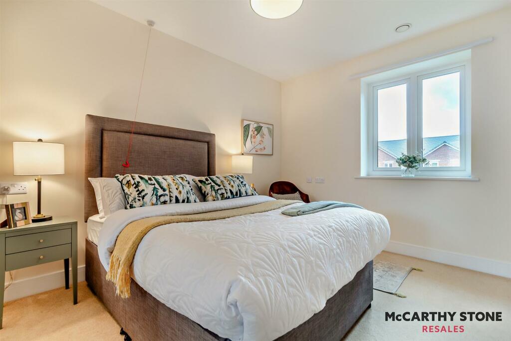 8604915-interior02-800.JPG