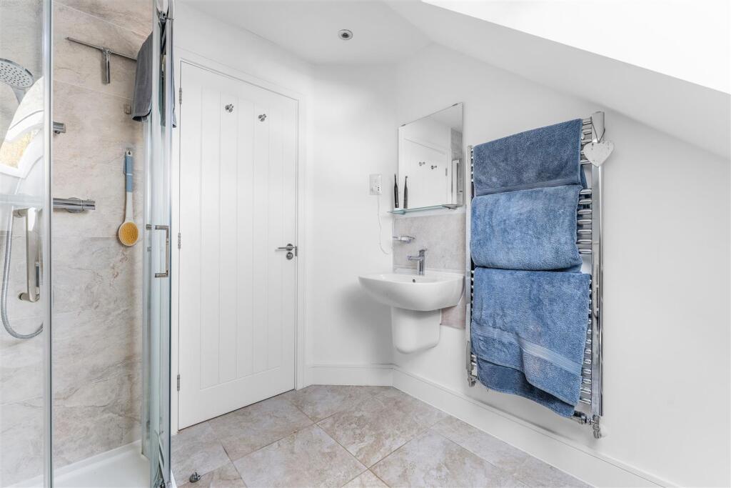1.10 - ensuite shower room.jpg