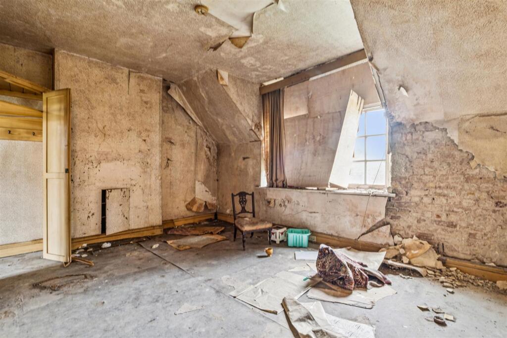 Marlborough Crescent, W4 - FOR SALE