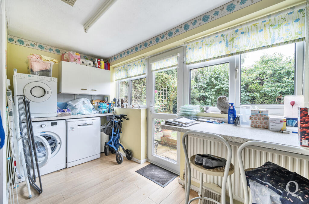 efb76872-59d2-406...