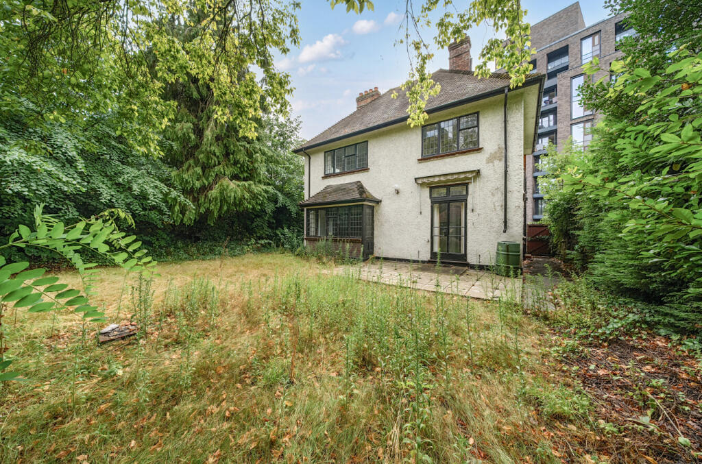 1333986-4-688b76f...