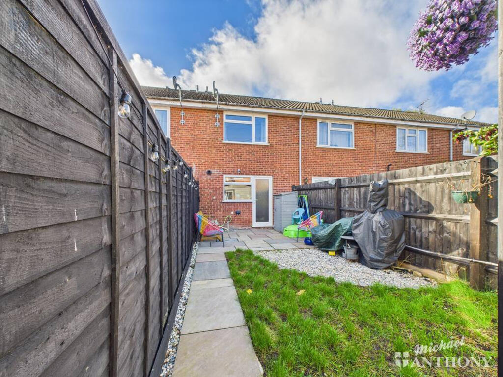 CAM03218G0-PR0809-STILL007-thumbnail-h750-70