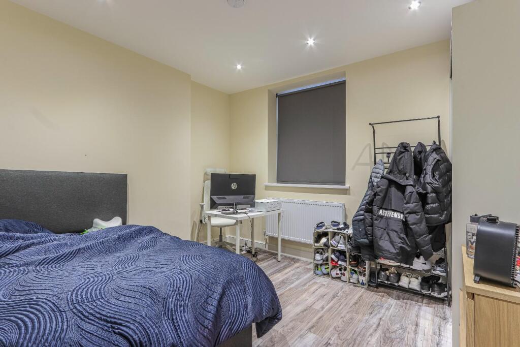 Cyril Crescent 6, 1-3.jpg