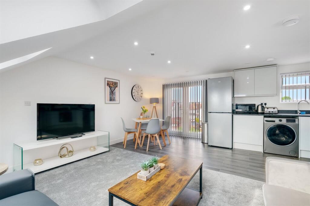 360 TW3 Ellerdine Rd 207-A-12.jpg