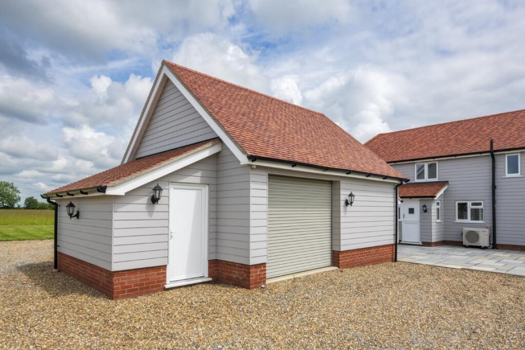 2  Medium  T202509241445.jpg