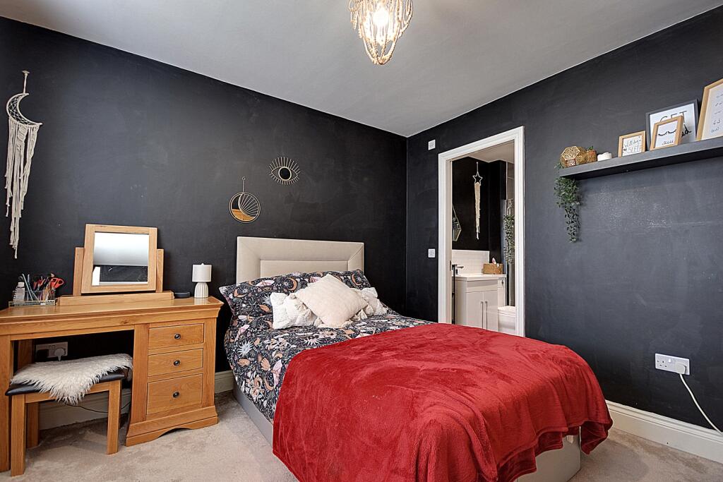 Croft View EweMove Brighouse (7)