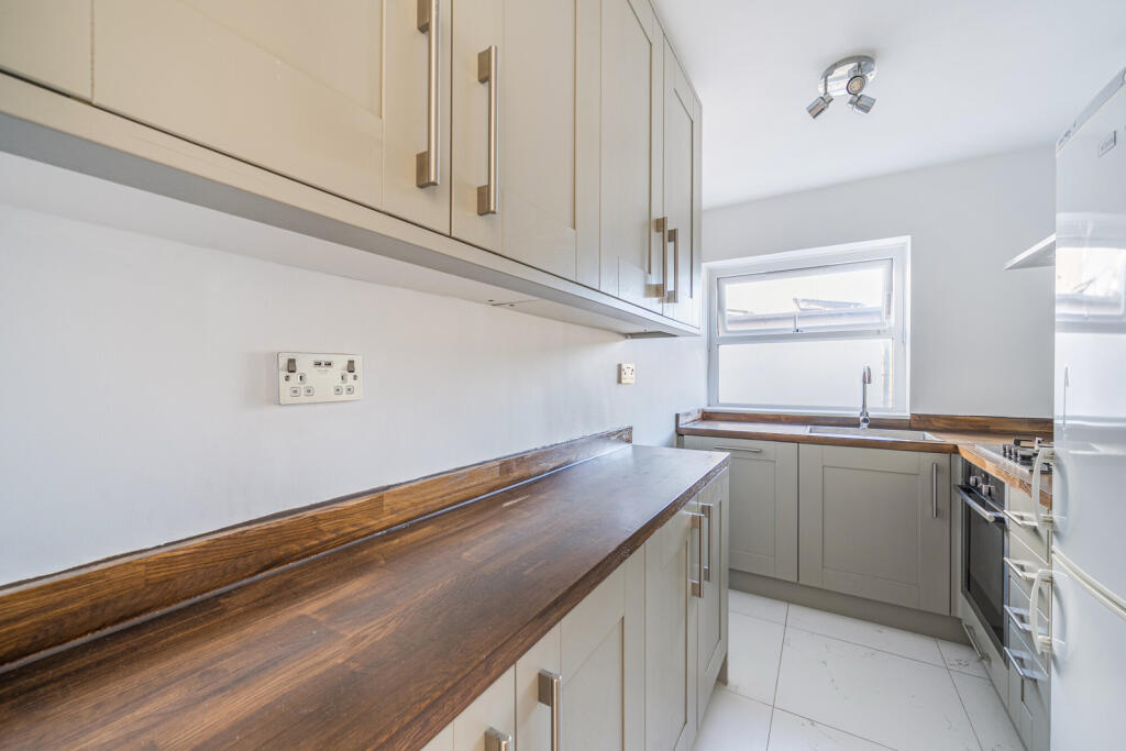 1364013-4-68e38e5...