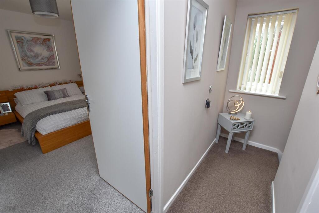 5 Eastham Mews (1).jpg