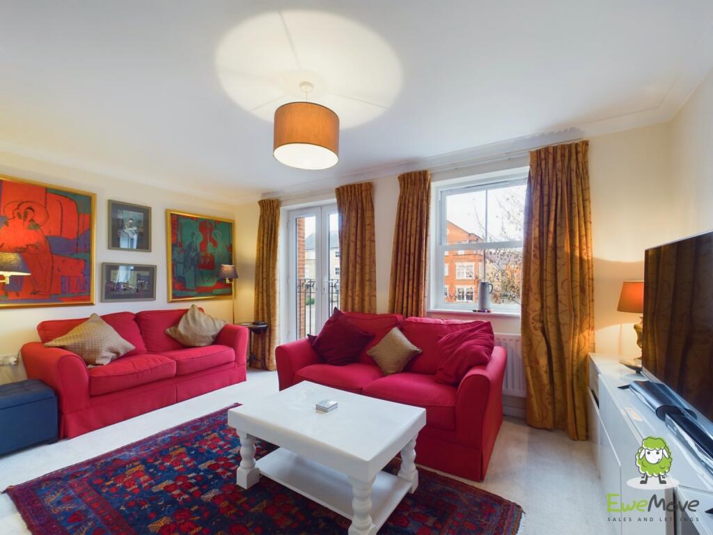 CAM03778G0-PR0142-STILL021