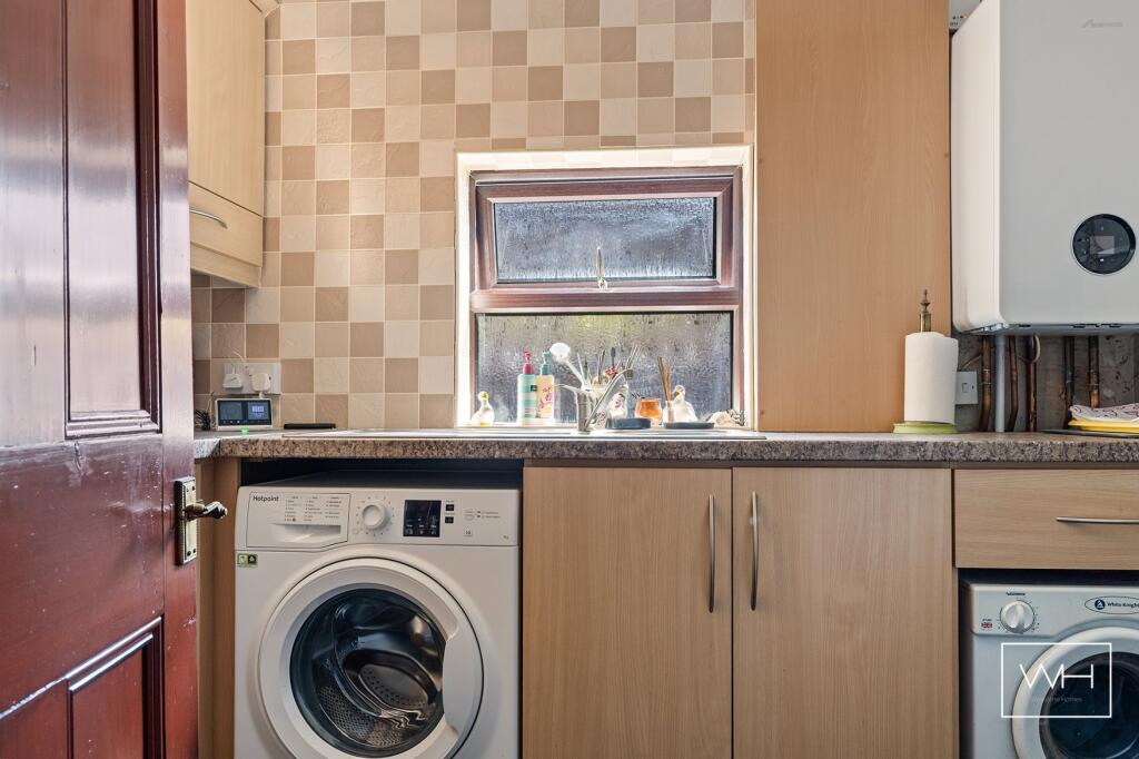 2 Finkle Street, Ben