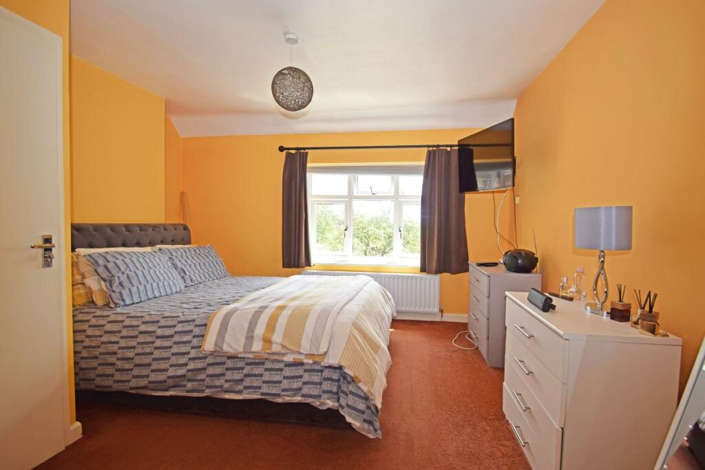 198A Old Birmingham Road, bed 1c.jpg