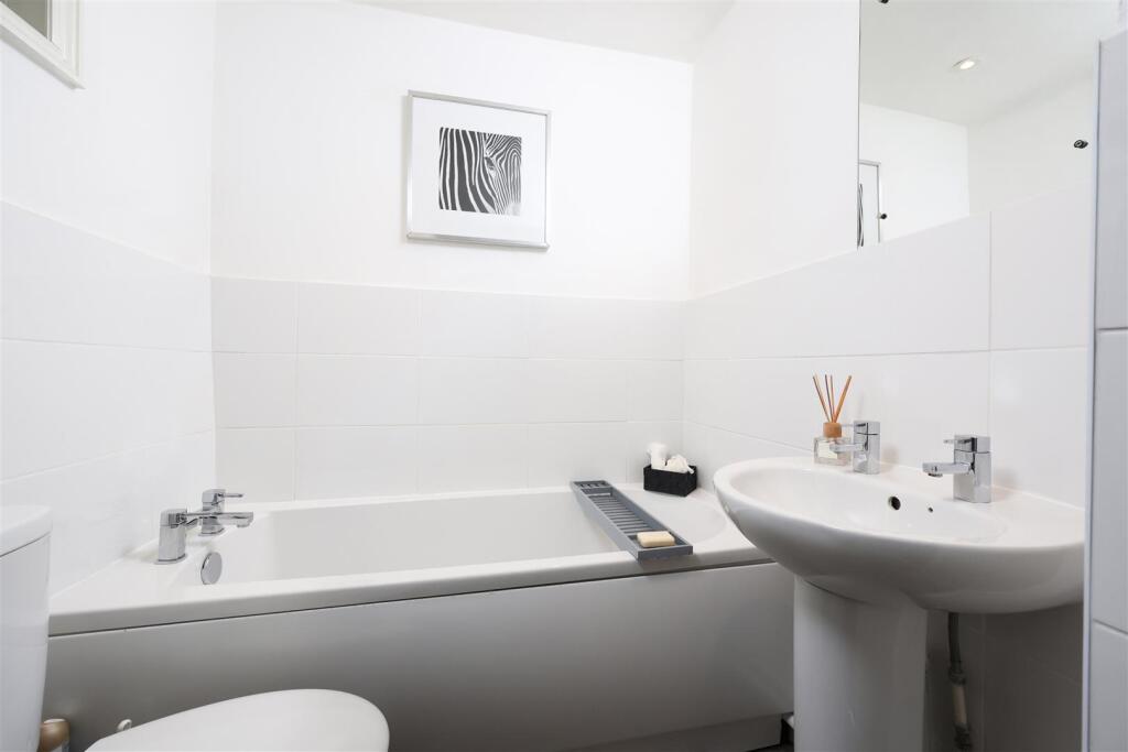 GF 13 Osborne Road 34.jpg