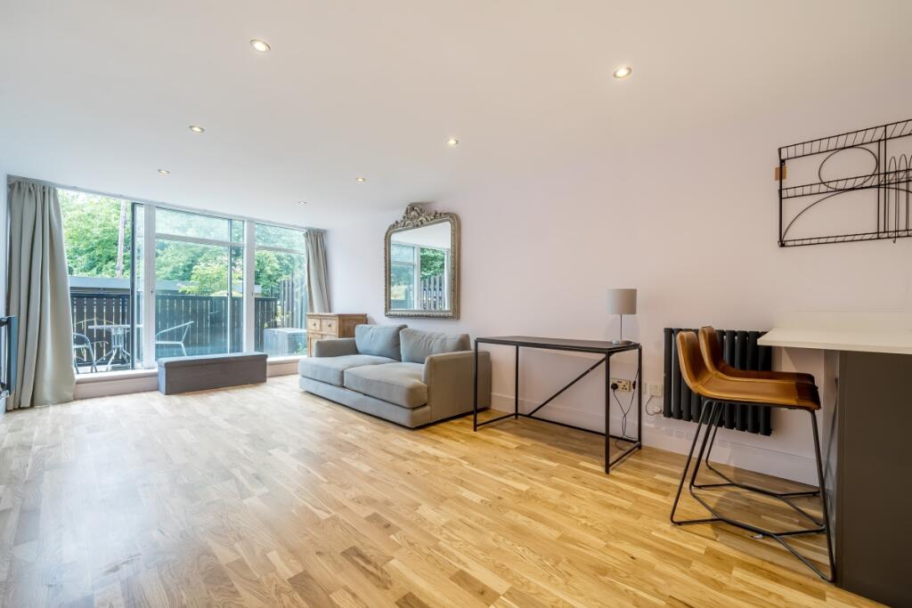 1300739-5-683ebf1...