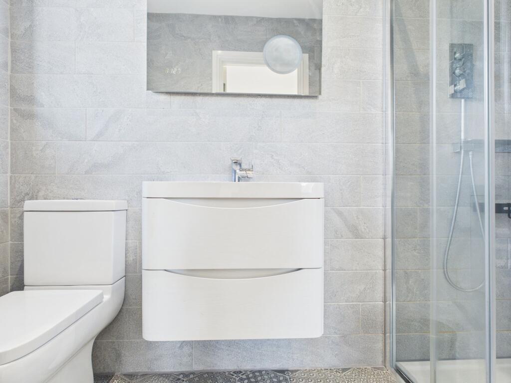 Em-Suite Shower Room