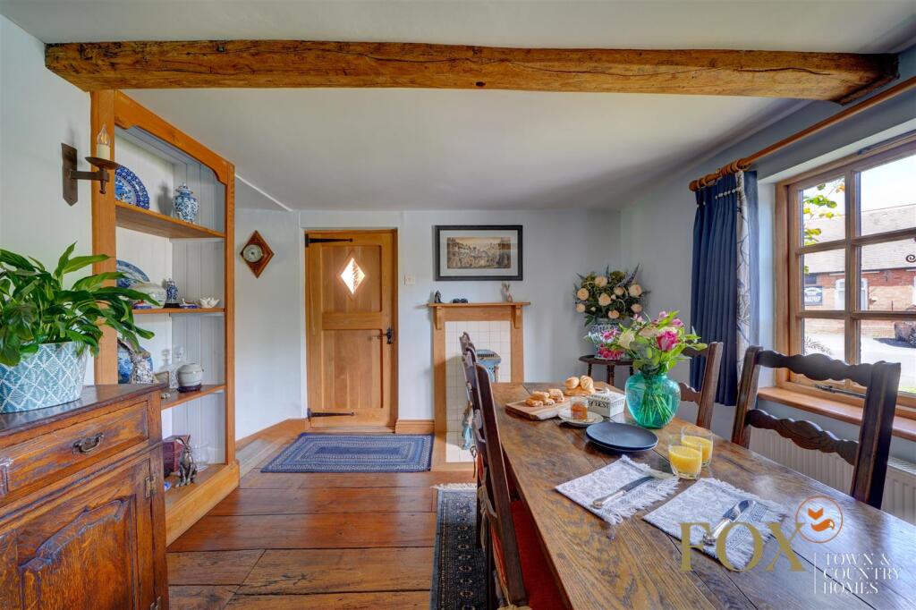 Folly Cottage (4).jpg