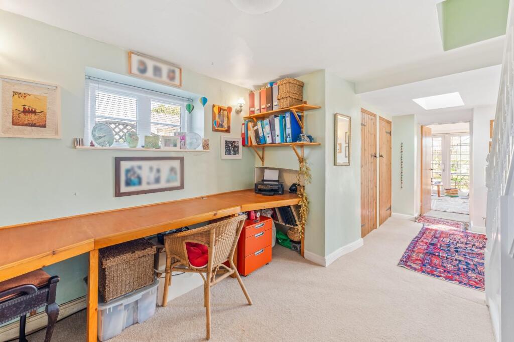 90 High St Yatton BS49 4DW 19.jpg