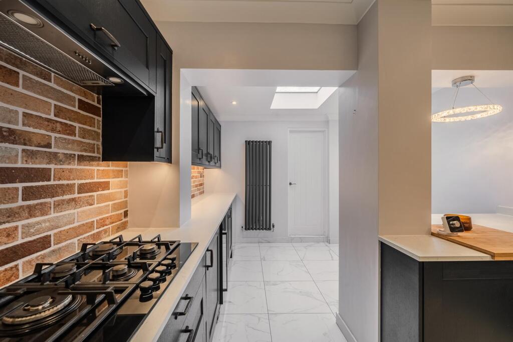 50 Salisbury Court-19.jpg