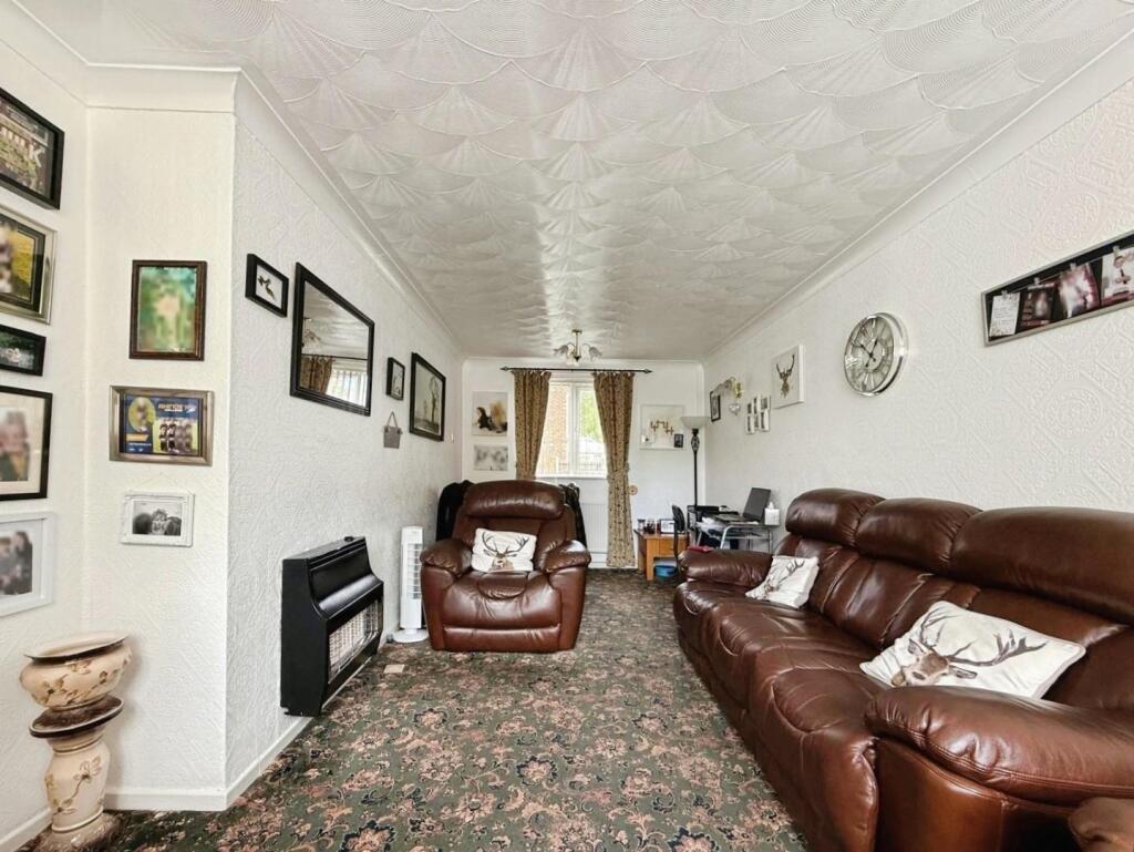 8b06828b--4442-B624-F64A0529558E-19589-000007B6D42