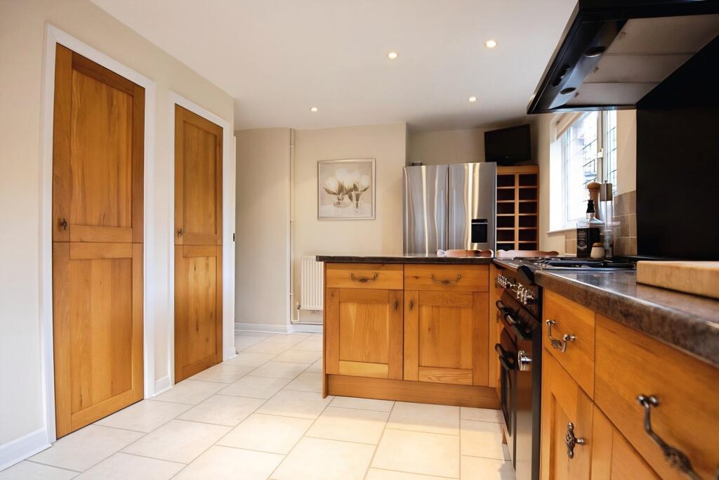 Oakwood Road, Chandler's Ford, SO53