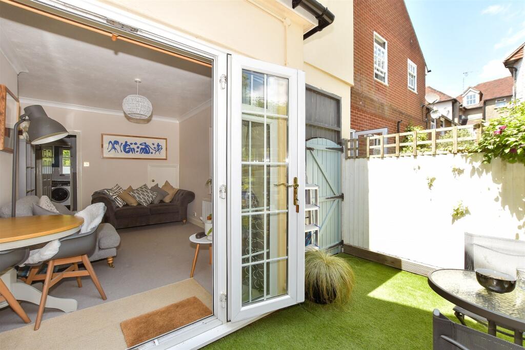 External Lifestyle Photograph