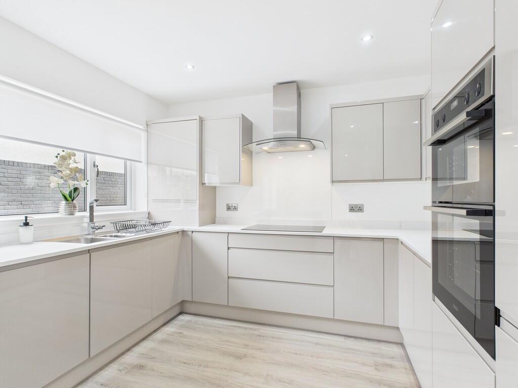 CAM05526G0-PR0028...