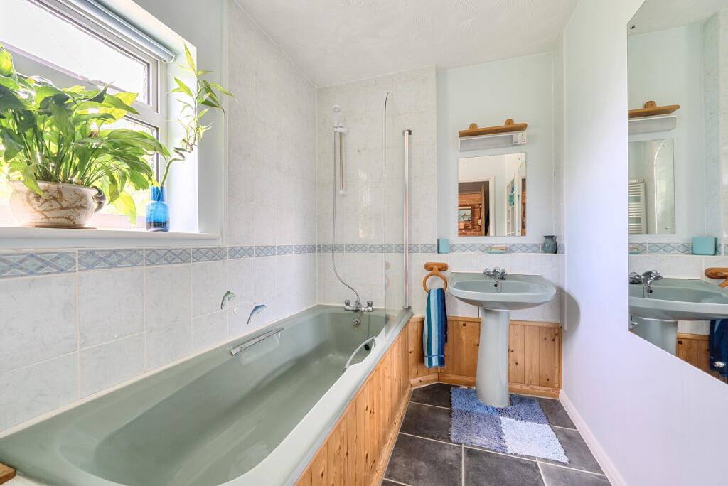 1344880-10-68b071...