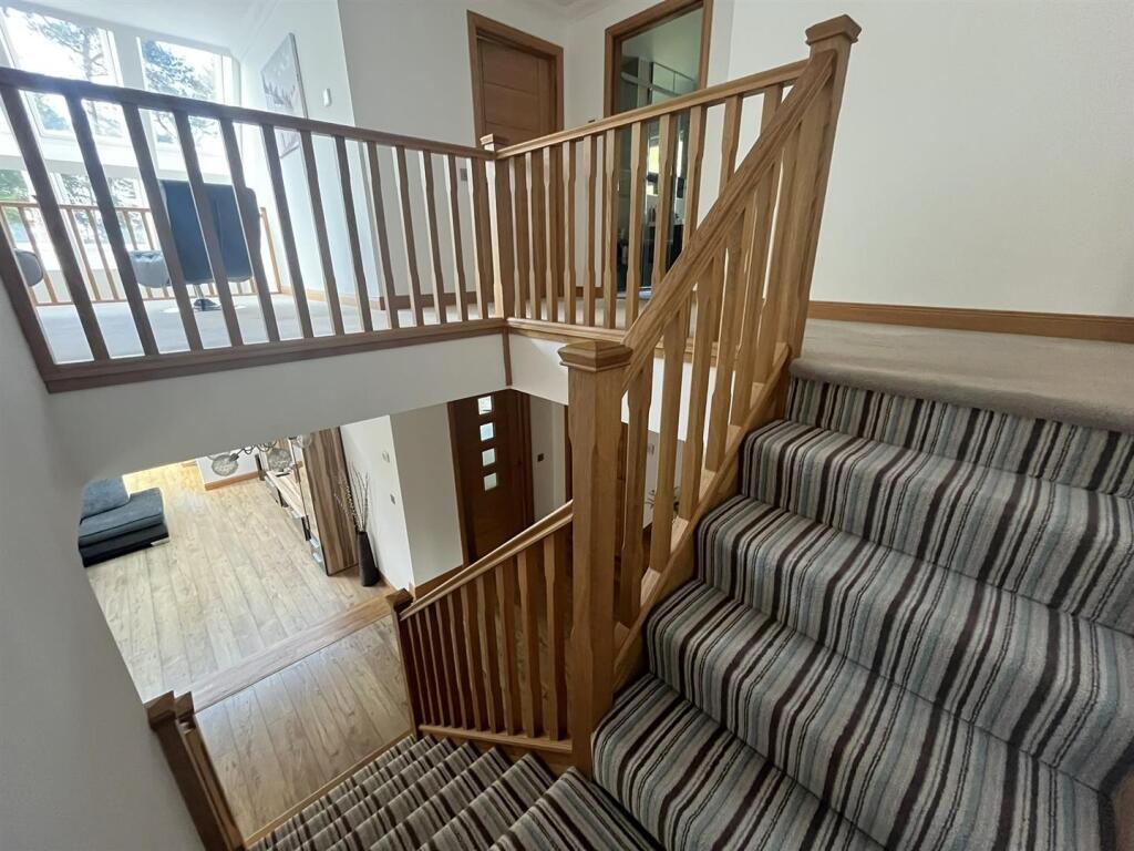 STAIRCASE &amp; LANDING