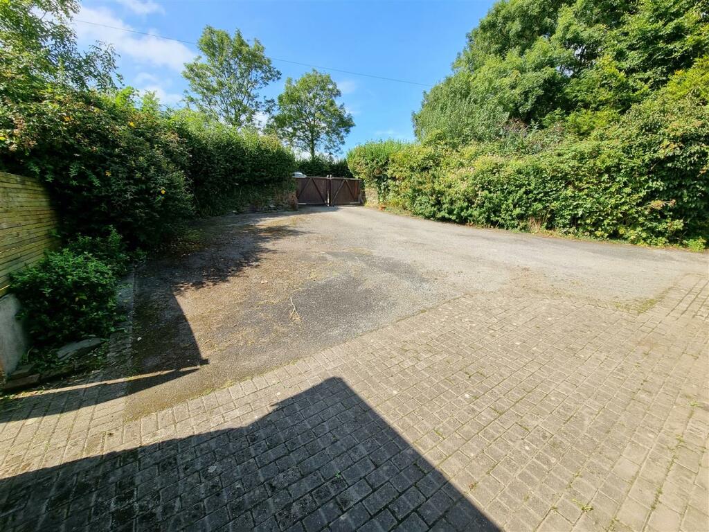 Driveway.jpg