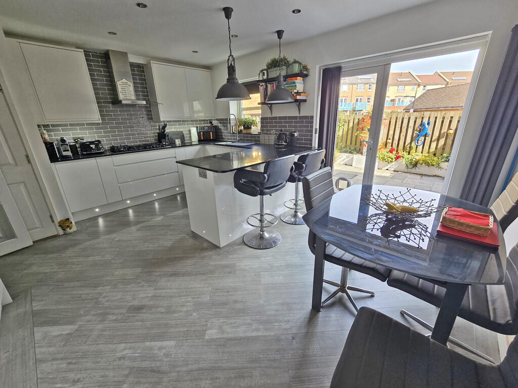 Kitchen - Diner (...