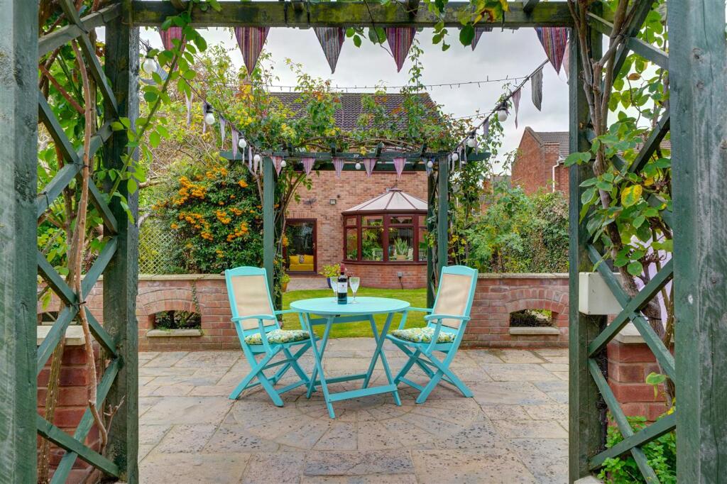 8 Lambert Rd (14).jpg