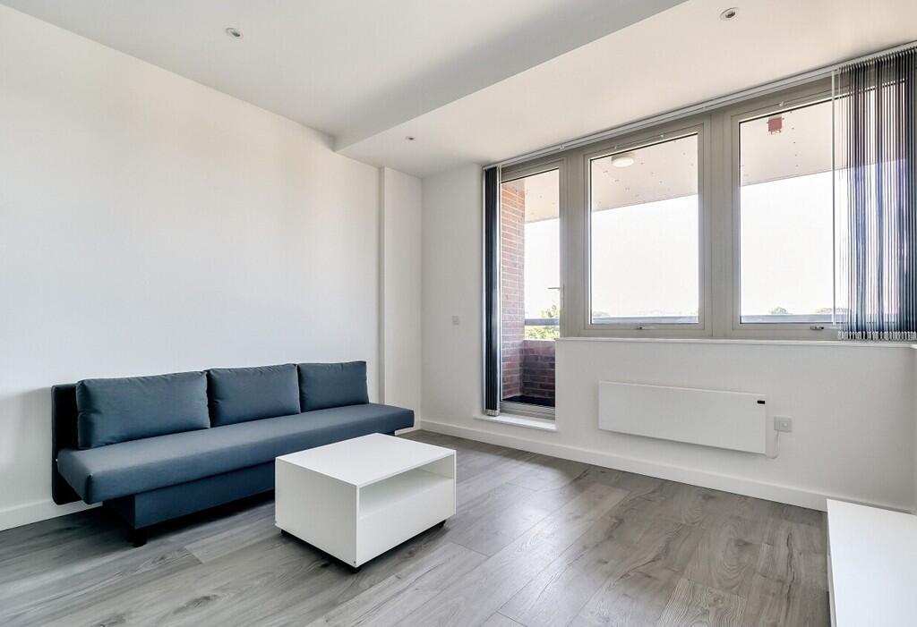 17b475d3-b9fb-45e...