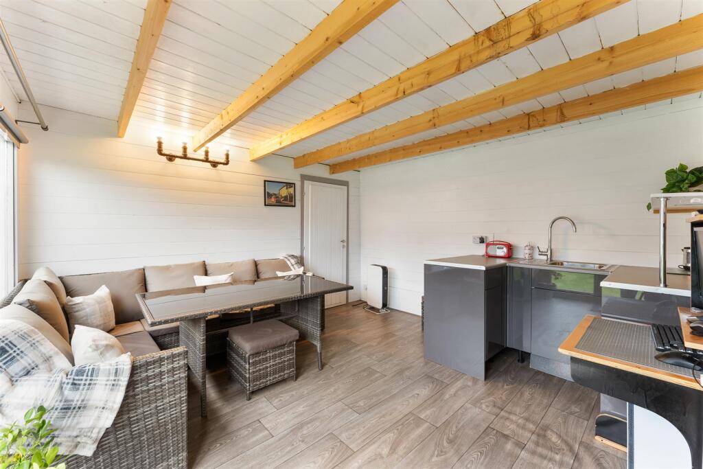 Detached Summer House