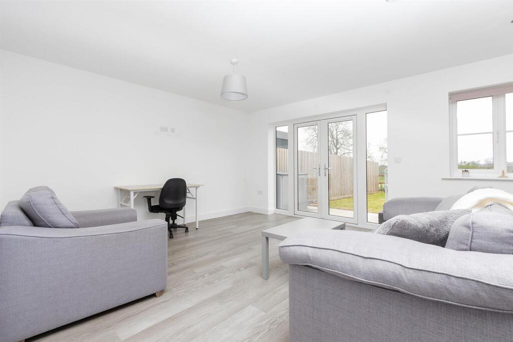 12 Foxglove Drive