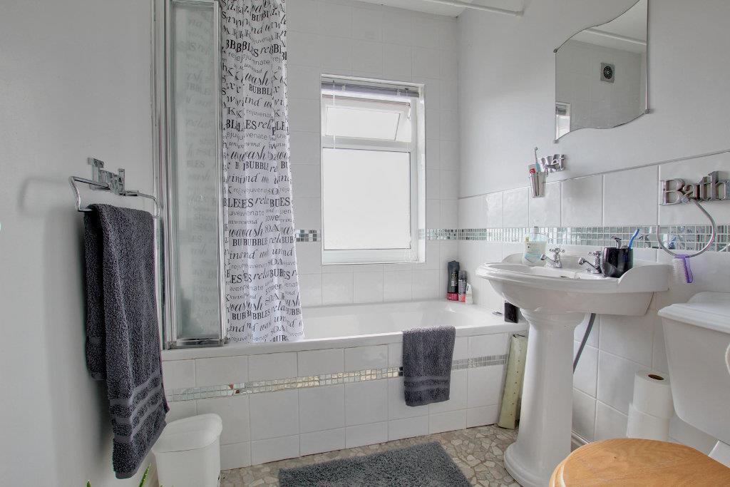 BATHROOM/W.C.
