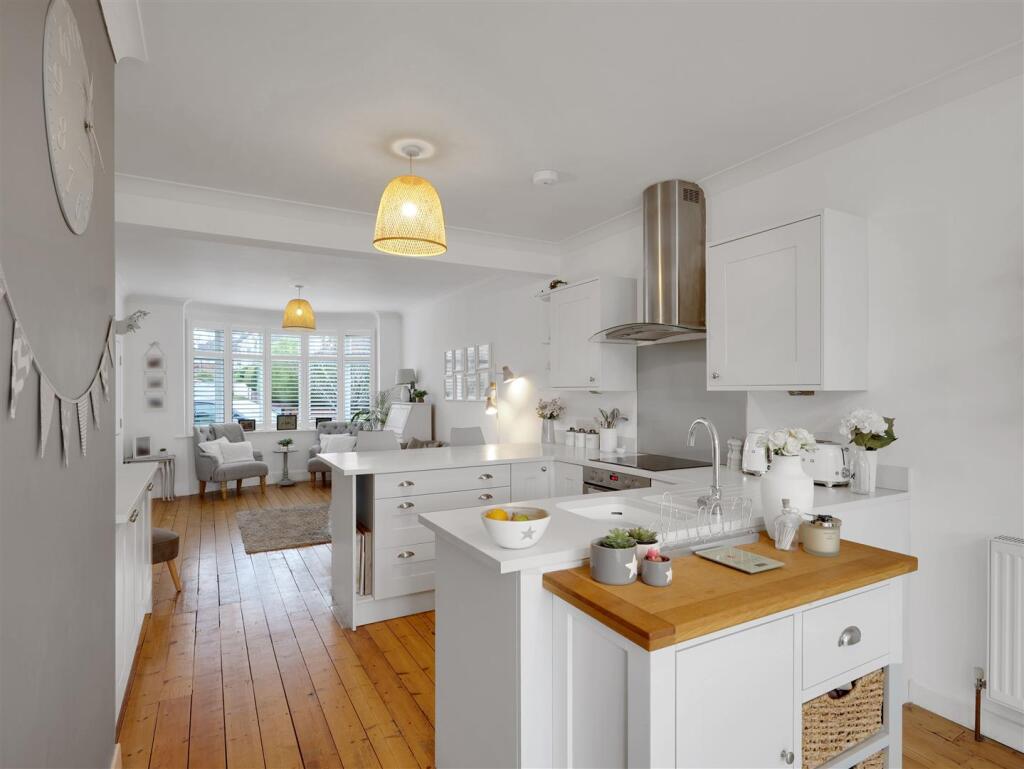 View towards front lounge