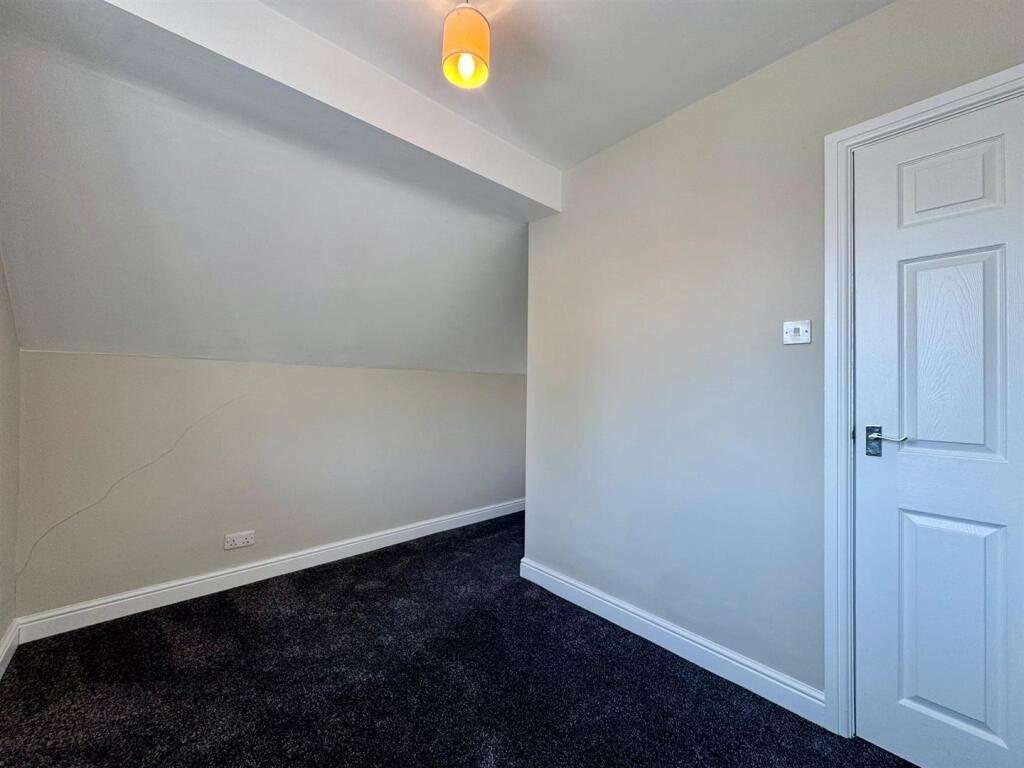 Bedroom 3 (2).jpg