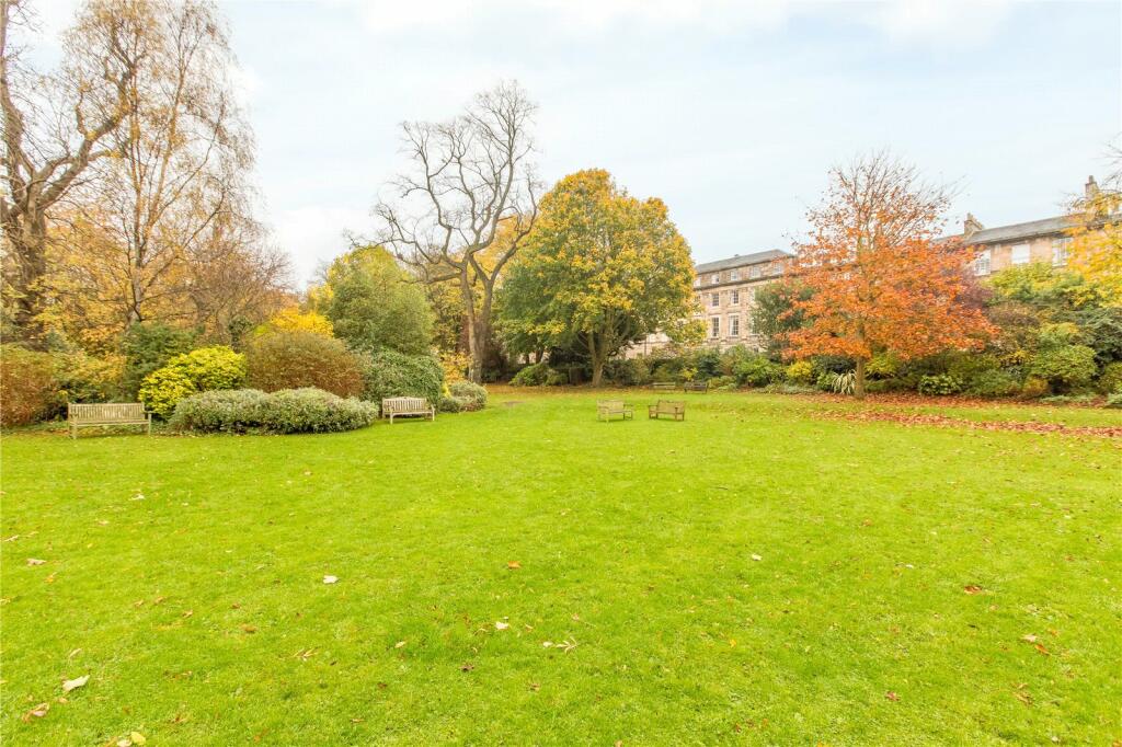 Drummond Place 28
