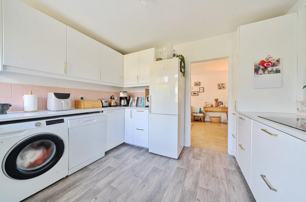 33-681cfefa0c835-...